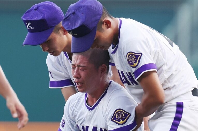 沖縄尚学に敗れ、初戦で甲子園を去った金足農・吉田大輝（3年生） ／ photograph by JIJI PRESS