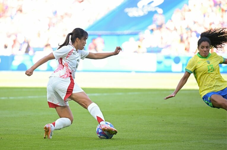 相手守備のカバーに気づくと……　©Takuya Kaneko/JMPA