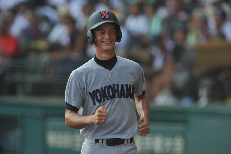 横浜高校時代の乙坂。主将も務めた（最後の甲子園にて、この年ドラフトでDeNAに5位で指名を受ける）　©Hideki Sugiyama