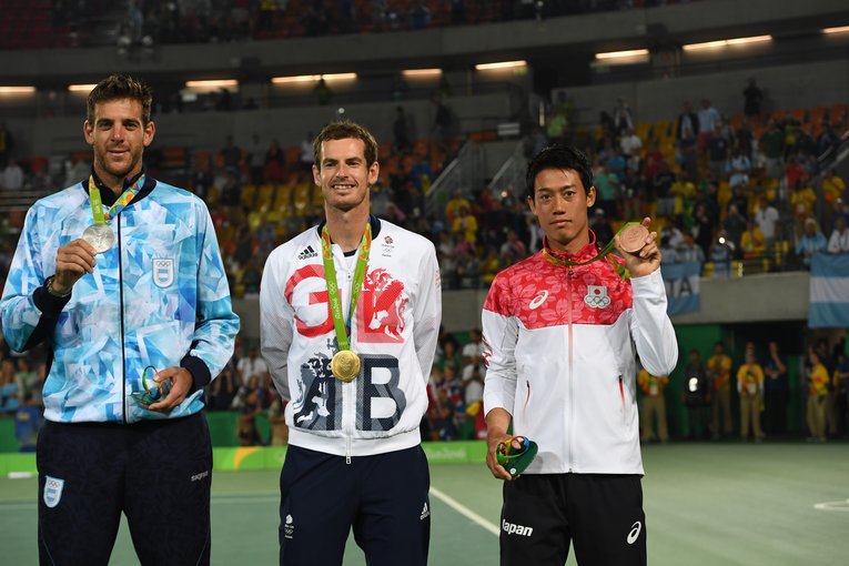 リオ五輪表彰式での錦織ら©JMPA