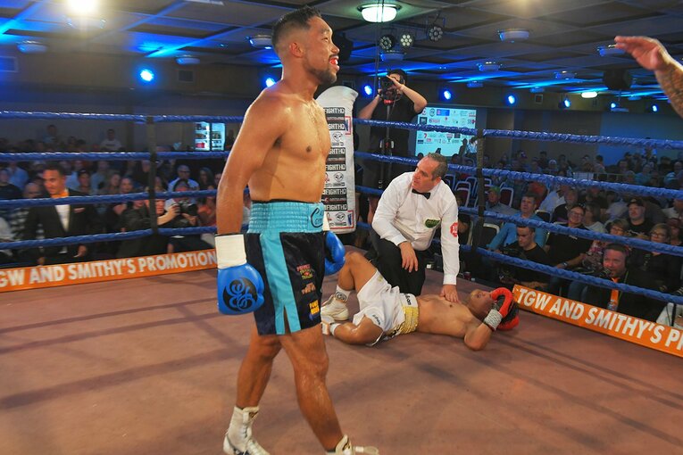 チャンスに畳み掛けて2戦連続のKO勝ち　©Kokou Sekine