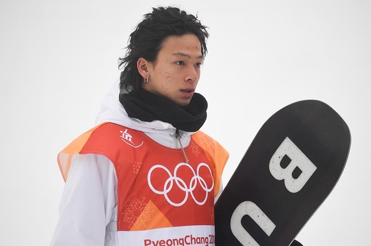 半年後に迫る北京五輪で“悲願の金メダル”を目指す平野歩夢。誰も挑戦しなかった“二刀流ライダー”の挑戦は続いている ／ photograph by JMPA