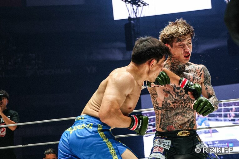 『超RIZIN.5』平本蓮vs.カルシャガ・ダウトベック　©RIZIN FF