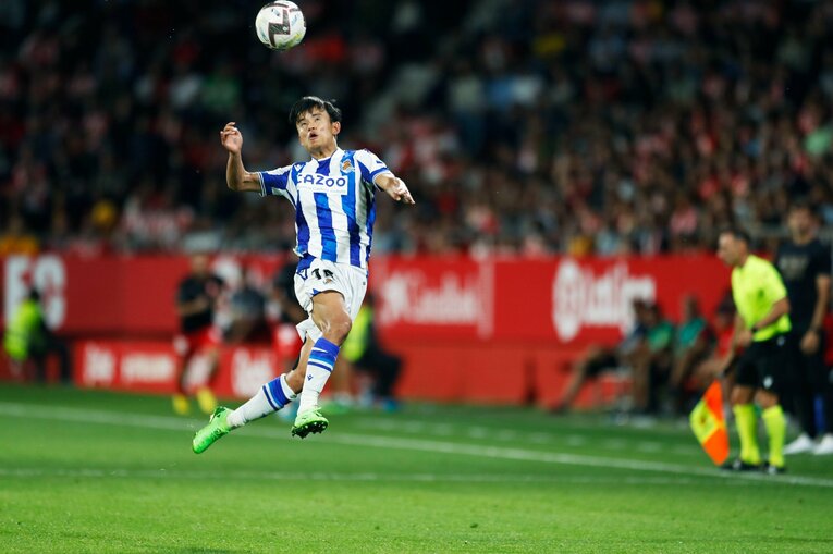 久保建英、ソシエダ同僚に「次は頼むよ」とウインク… カメラマンが収めた“1ゴール1アシスト＋余裕・信頼度アップの決定的瞬間”(26)