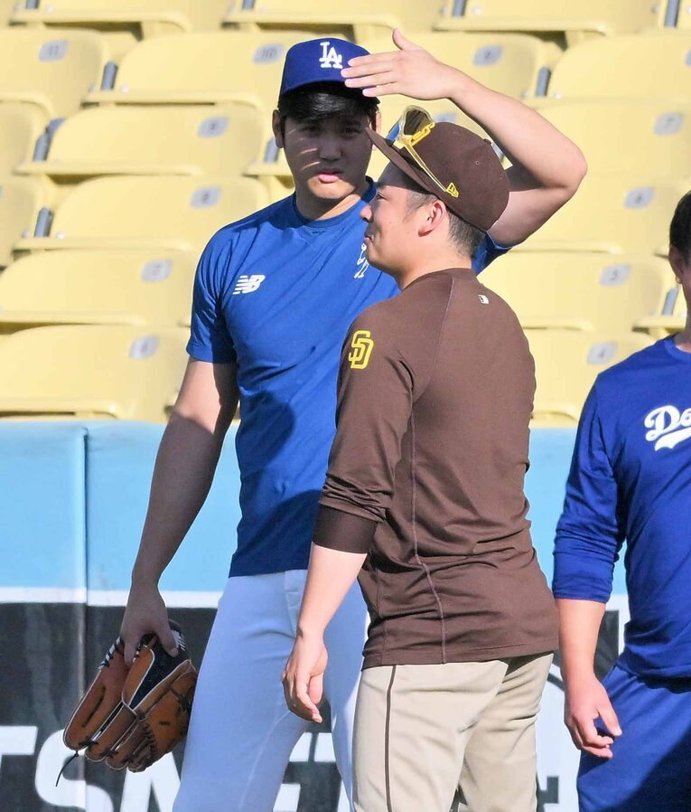 【じつは仲良しな翔平と裕樹：全4枚中の1枚目】2024年の一コマ　©JIJI PRESS