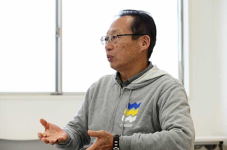 日本サッカーの「型」を作るため、2014年11月にFC今治のオーナーに就任した岡田武史氏。 ／ photograph by Shigeki Yamamoto