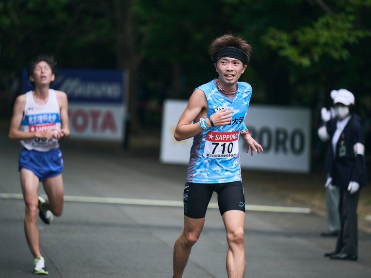 出場選手最年長の34歳で予選会を走った外村翼。高校時代は都大路でも活躍した有力ランナーだった　©Yuki Suenaga