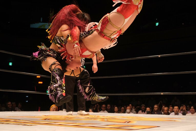 「日本スタイルも出し切った」イヨ・スカイが“WWEでは使えない大技”を…林下詩美が女子プロレス新団体で叶えた夢「今日は紫雷イオが見れた」(65)