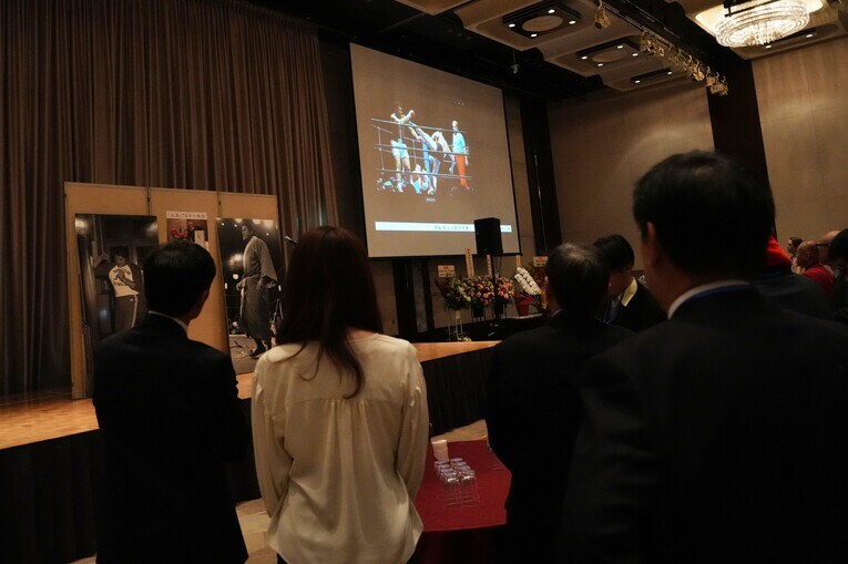 「猪木vs.アリ」も映し出されていた　©Essei Hara