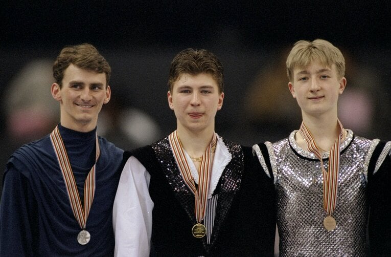 1998年世界選手権　左からエルドリッジ、ヤグディン、プルシェンコ（15歳）　(C)Getty Images