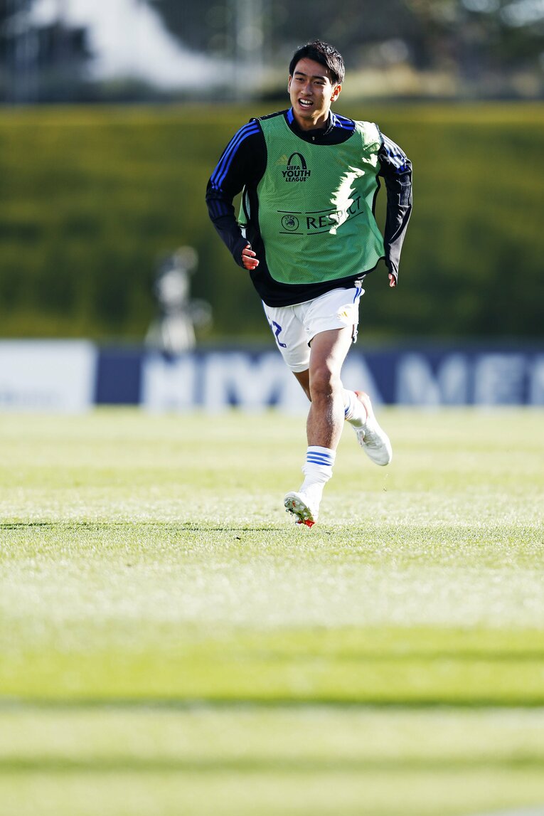 レアルの18歳日本人・中井卓大が「写真撮ってよー！」 無邪気さと表裏一体な《CLを含めた超シビアな競争》の舞台ウラ(19)