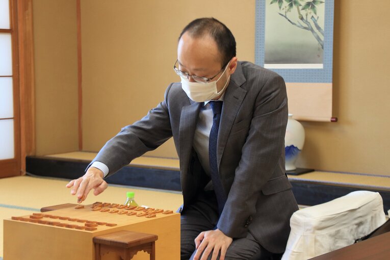 棋聖戦挑戦者決定戦の渡辺名人©日本将棋連盟