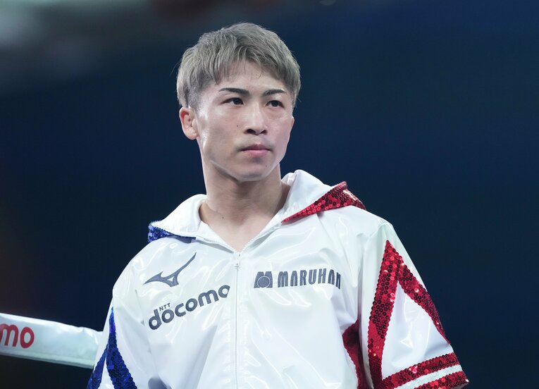 口を真一文字に結んで試合に備える　©Naoki Fukuda