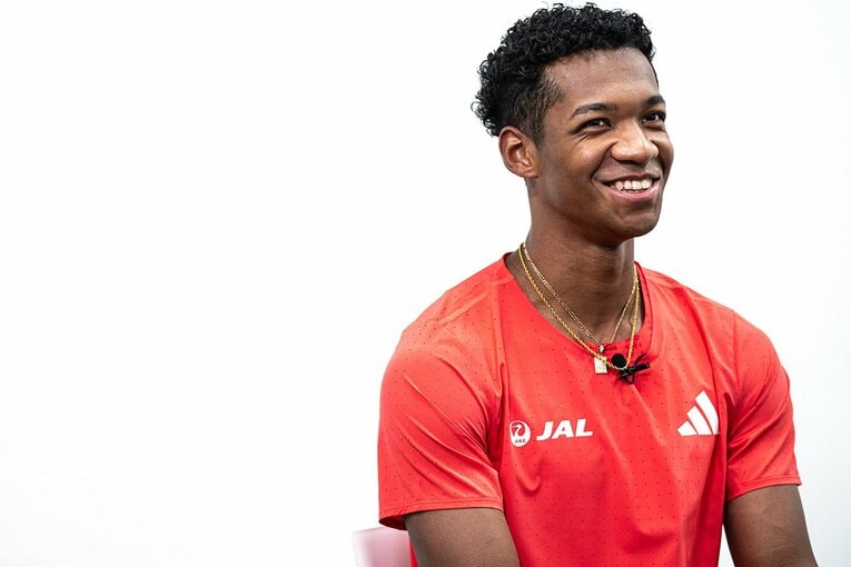 高嶋先生との思い出を楽しそうに語る村竹ラシッド