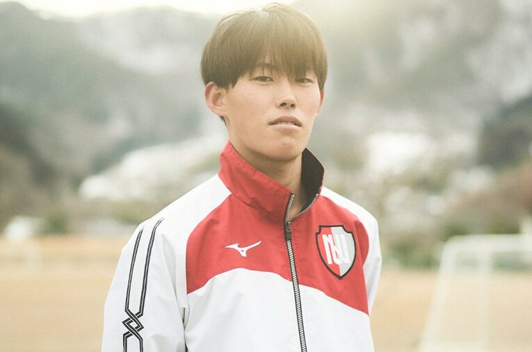 長野県の上田西高校陸上部3年・花岡寿哉。5000mでは高校3年生世代で全国3位の記録を持つ ／ photograph by Yuki Suenaga