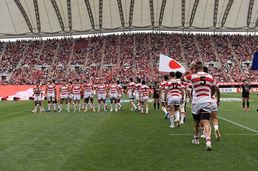 代表戦の集客率53.8%は是か非か。W杯まで2年、ラグビー界に1つ提案が。<Number Web> photograph by AFLO