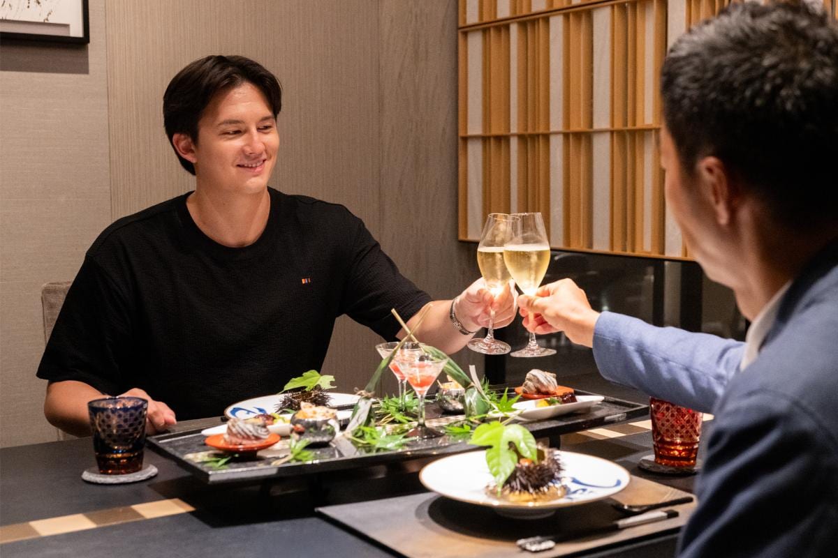 食事はホテルの大きな魅力。テーブスは日本料理「華暦」で豪華な食事を堪能した