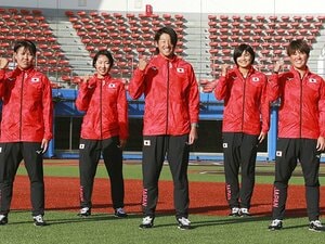 女子ソフトボール日本代表、異例の“捕手3人制”戦略とは 「上野の413球」から13年越し“連覇”のカギを握るのは？