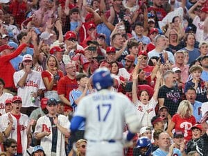 「イッペイ！」大谷翔平、“敵地大ブーイングとヤジ”を浴びても平然…「美談ではない」佐々木朗希への“時間稼ぎ”はドジャース首脳陣のミス