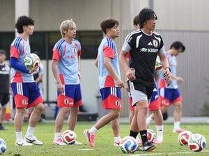「名手がいる間に、いろいろ聞きたい」初公開、中村俊輔コーチのFK練習での“貪欲さ”…「5秒ルール」「仮想オランダ」で精度高めた合宿5日目