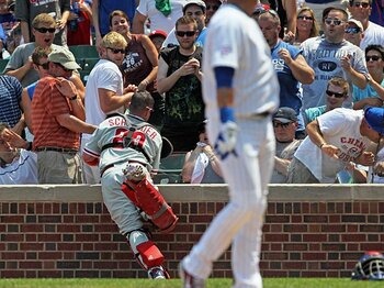 プロ野球観戦中の事故は誰が悪い？日米比較で考える、野球場の安全性。＜Number Web＞ photograph by Getty Images
