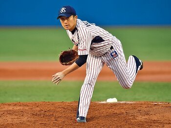 ヤクルトの“マサ”石川雅規の粘投主義。~小さな左腕、10度目の2ケタ勝利~<Number Web> photograph by Hideki Sugiyama