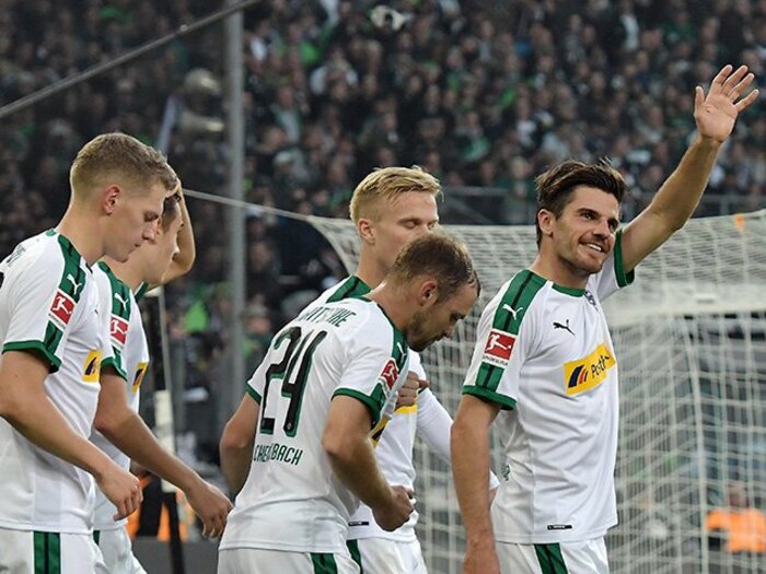 ボルシアMGの斬新な可変式サッカー。ブンデス2位の攻撃力と伝統の重み。<Number Web> photograph by UNIPHOTO PRESS