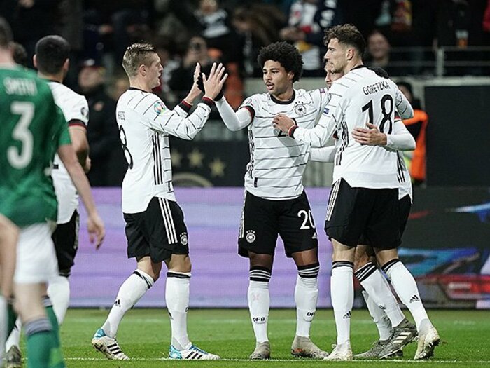 “目先”の世論に屈しないドイツ代表。EUROの結果より大事な、足掛かり。＜Number Web＞ photograph by Uniphoto Press