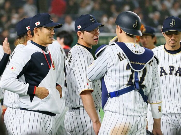 ノムさんに酷評されたリードは過去。西武・炭谷銀仁朗が榎田復活を支援！＜Number Web＞ photograph by AFLO