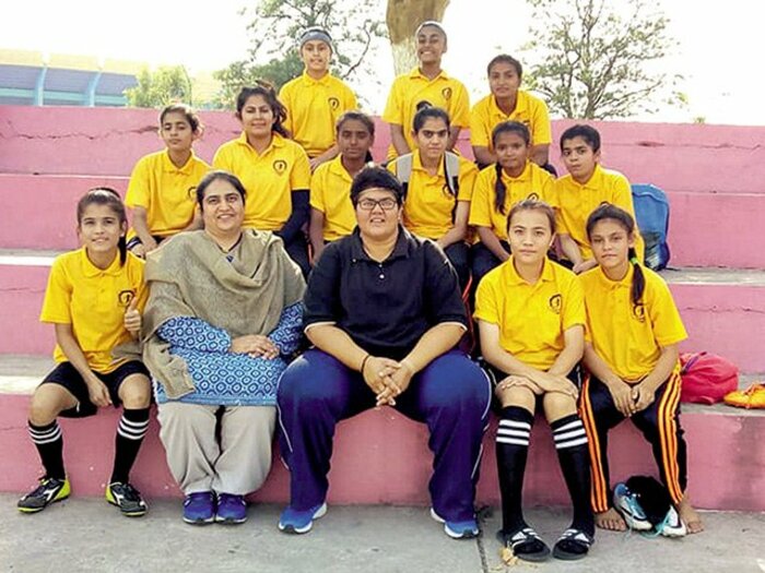 スポーツを通じて女性に真の自由を!パキスタンの女子サッカー最前線。<Number Web> photograph by Diya FC