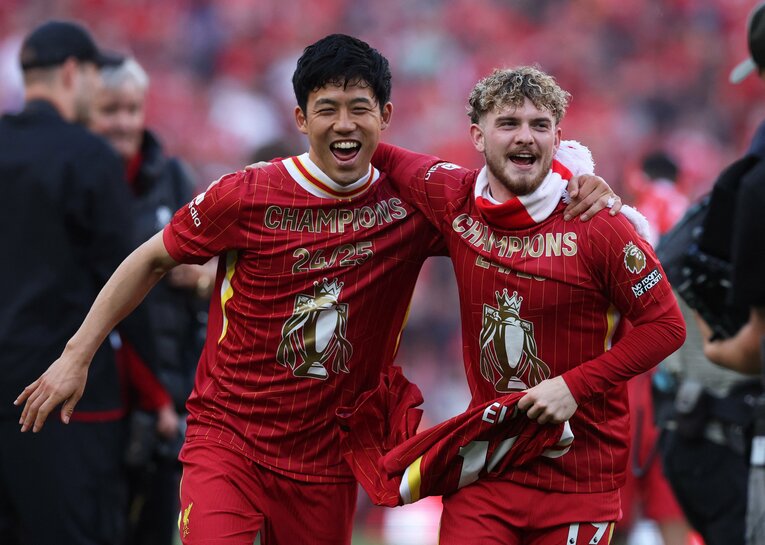 優勝を決めたトッテナム戦で同じく途中出場したエリオット（右）と　©︎Reuters/AFLO