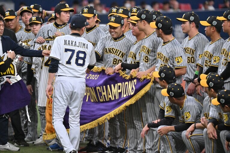 日本シリーズ…伝説の第7戦。試合後に中嶋監督が近寄って…　©Hideki Sugiyama