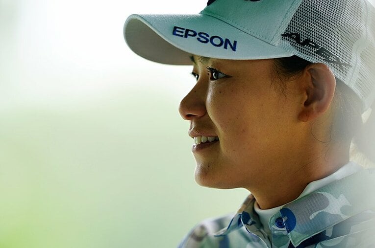 9月8日、妊娠を発表した横峯さくら。復帰後の目標を明確に語る表情には、充実した様子が漂っていた ／ photograph by Ken Ishii/Getty Images