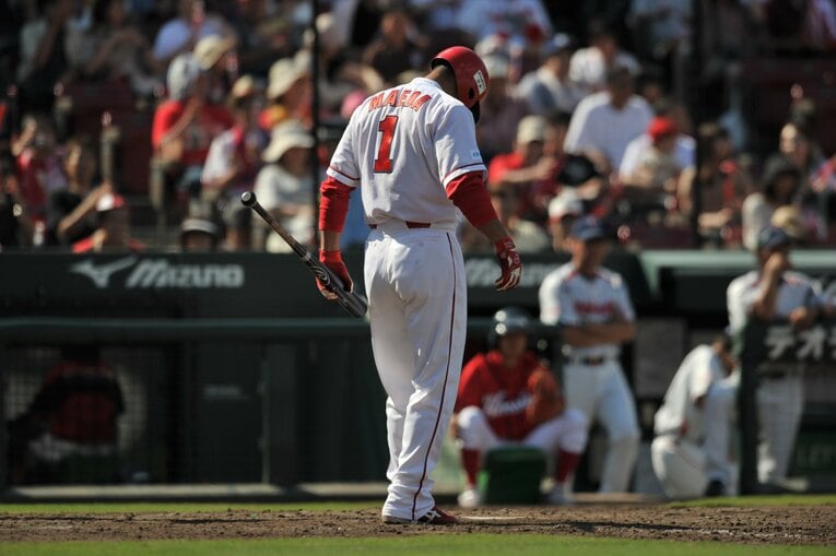 1994年から「背番号1」をつけた前田智徳。新人時代は鈴木と同じように「51」を背負っていた　©︎Hideki Sugiyama