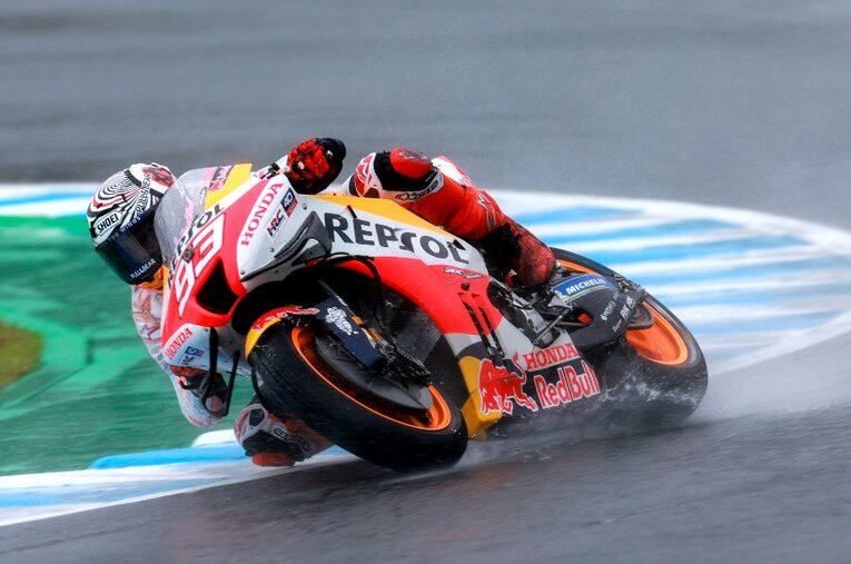 スピードレンジが下がり、体への負担が少ないウエットコンディションとはいえ、日本GPでのPPにはファンも関係者も驚かされた ／ photograph by Satoshi Endo