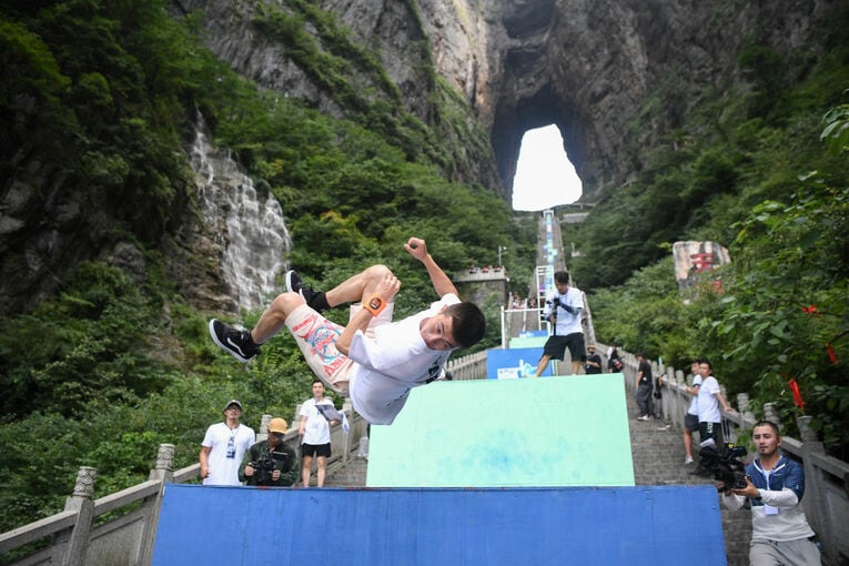 7月、中国で行われたパルクールの大会　©Getty Images