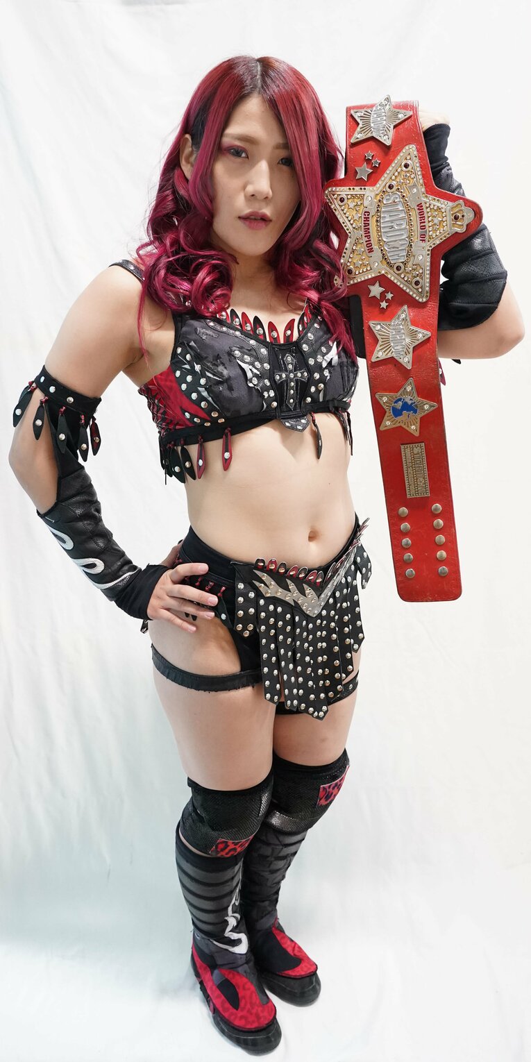 髪切りマッチを越える戦いを…“赤いベルト”の女王・林下詩美vs上谷沙弥、予言された“驚くような結末”(2)