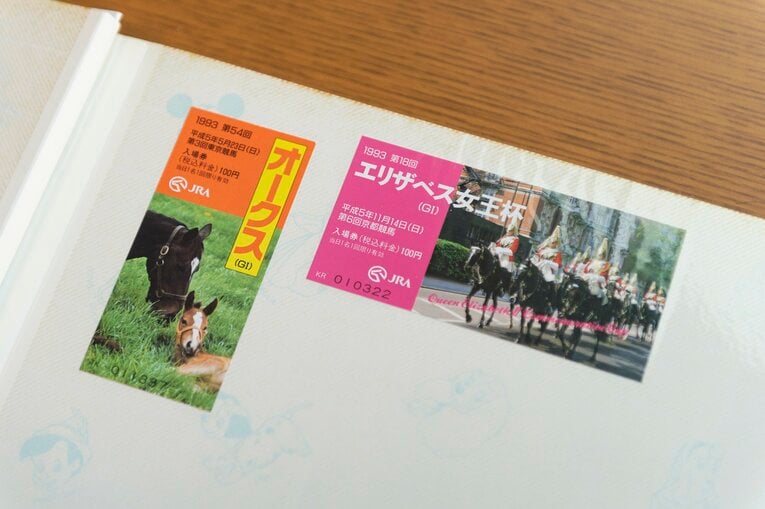 美枝さんのスクラップブック、入場券もしっかり保存　©Wataru Sato