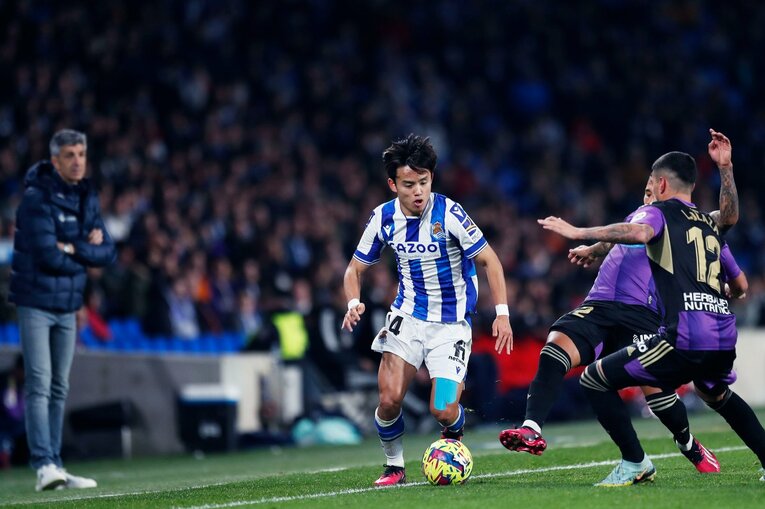 「TAKEユニの日本人ファンが増えた気が」久保建英MOMも“代えが利かない状態”を現地撮影…ソシエダは狂う歯車を直せるか(35)