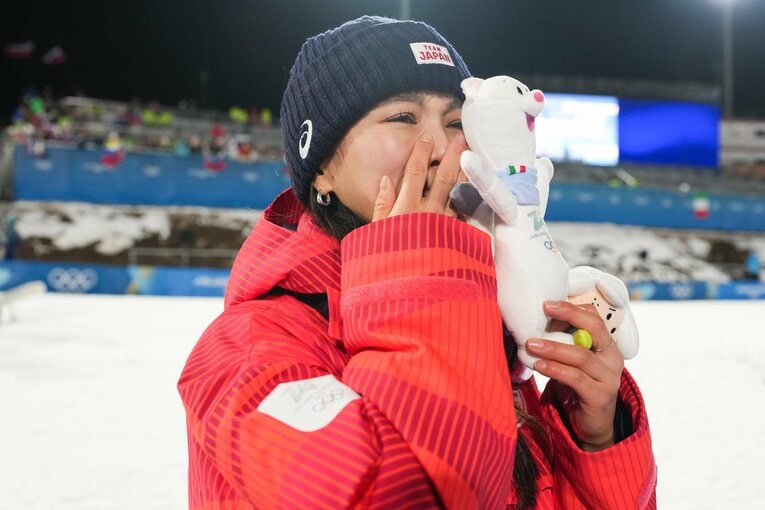 ミラノ五輪ジャンプ混合団体で銅メダルを獲得した日本チーム　©Tsutomu Kishimoto／JMPA