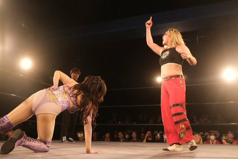 「私なんて“女もどき”なんじゃないか」タイで性別適合手術を受けたトランスジェンダー女子レスラー…エチカ・ミヤビがリングで流した涙の意味(29)