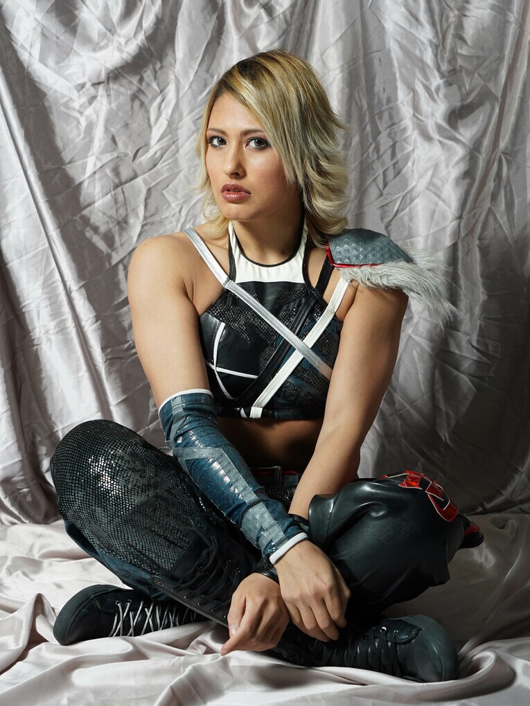 「あんなにいい人いないよ。ただ…」引退の危機を乗り越えたジュリアが語るスターダム王者・朱里への“ジェラシー”《特別グラビア》(22)