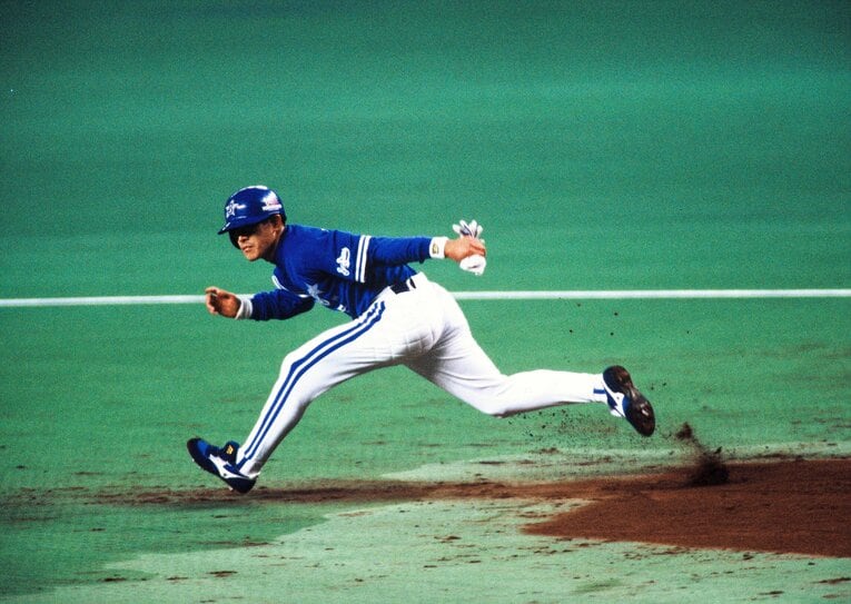 ドラフト外入団で投手から野手に転向して2000本安打、球団史に残る名選手のひとり・石井琢朗　©Hideki Sugiyama