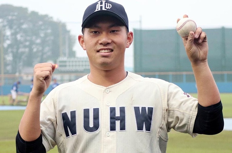 阪神から3位で指名された新潟医療福祉大・桐敷拓馬投手（178cm90kg・左投左打・本庄東高） ／ photograph by Sankei Shimbun