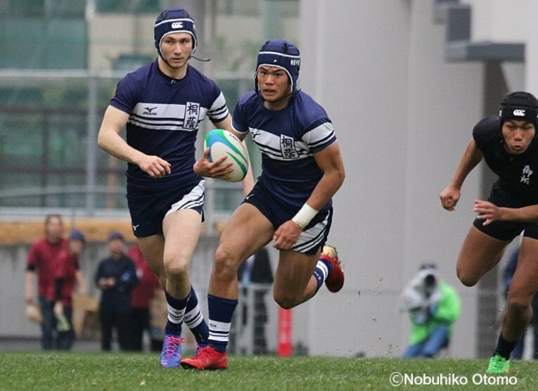 田村優がつないだ「10番」は誰に？頼もしい、若き司令塔たちの躍動。(9) ／ photograph by Nobuhiko Otomo