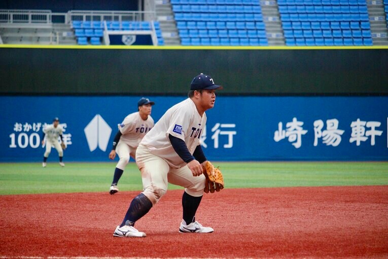 桐蔭横浜大では三塁手を務める渡部　©︎Yu Takagi