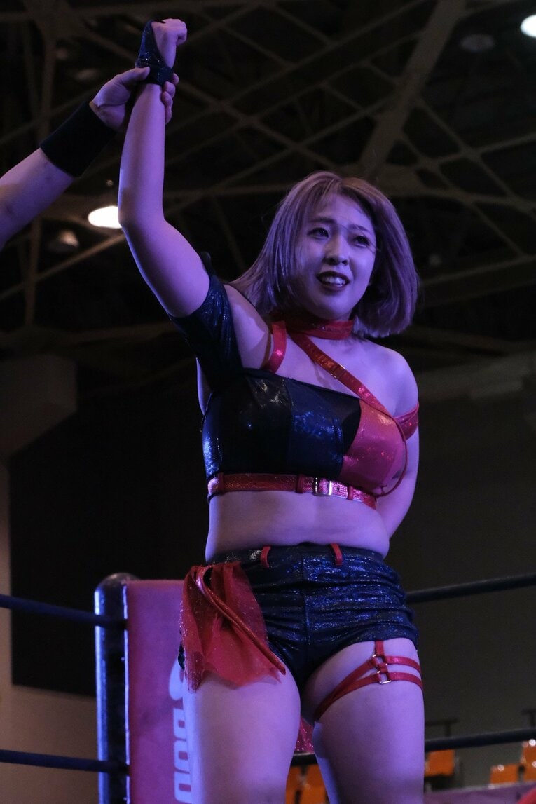 「可憐ですねぇ」人気女子レスラー・安納サオリに観客もウットリ…初の凱旋大会に滋賀が沸いた日「“絶対不屈彼女”は泣かないんです」(72)