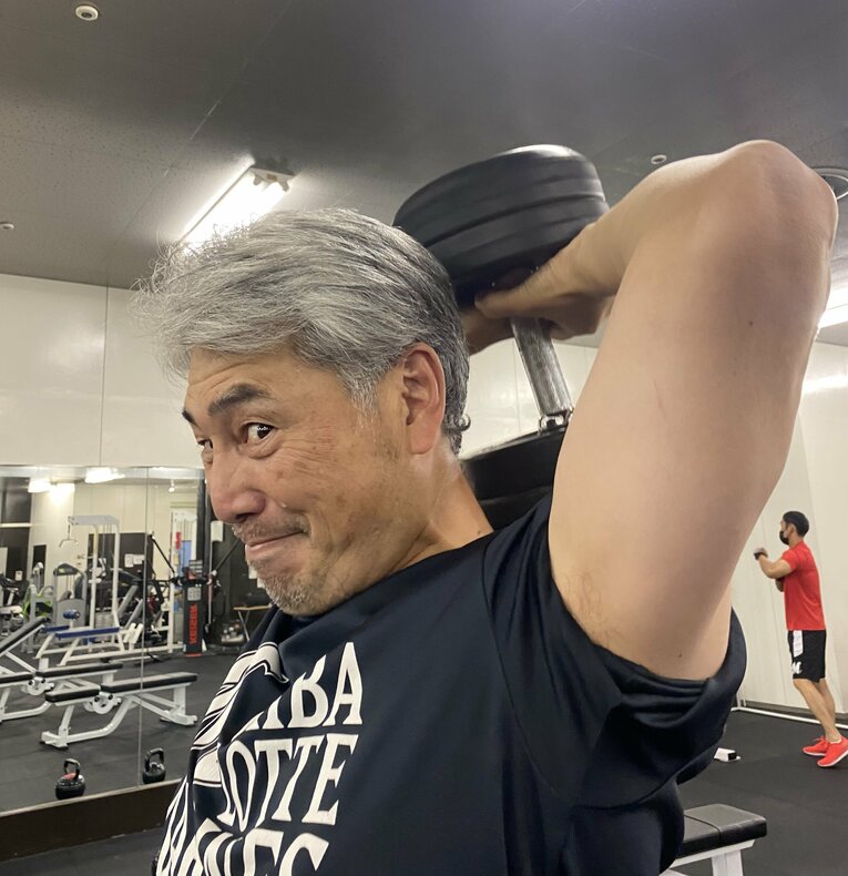 吉井監督の筋トレシーン（2023年）　©︎Chiba Lotte Marines