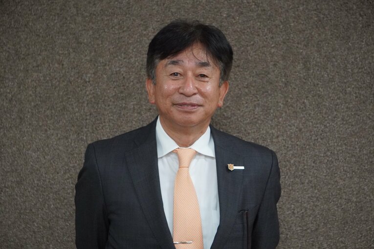 今年の天皇賞・秋にはエフフォーリアを送り出す鹿戸調教師　©Satoshi Hiramatsu