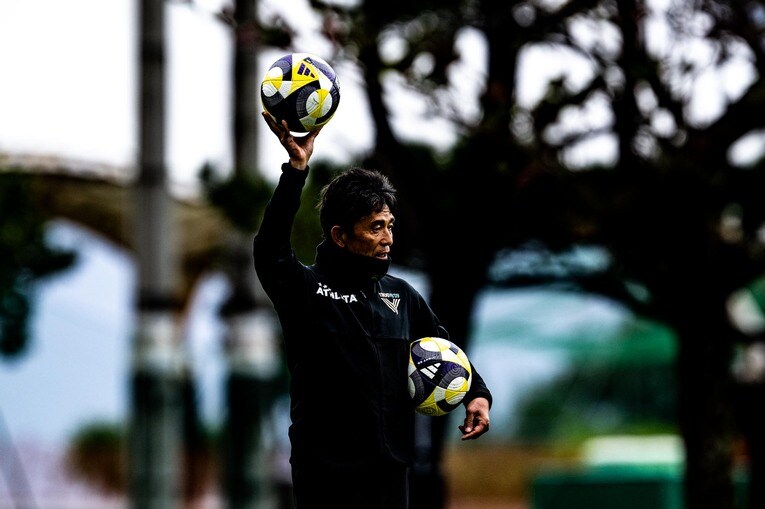 練習グラウンドの整備と確保について「耳にタコができるほど」主張し続けたという城福浩監督　©︎Atsushi Kondo